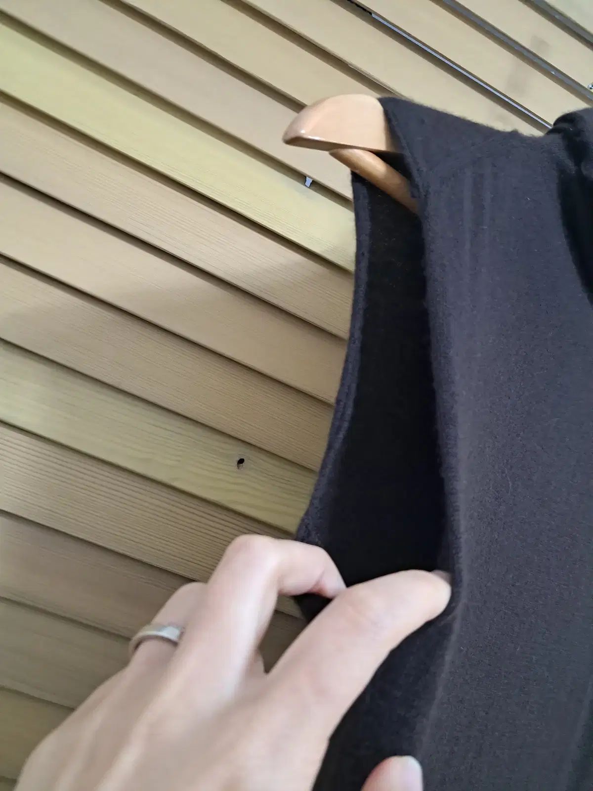 タートルネックカシミア100ニットベスト