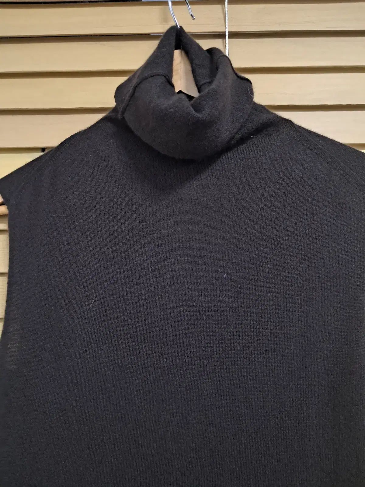 TIME レディース タートルネックカシミア100ニットベスト 90サイズ