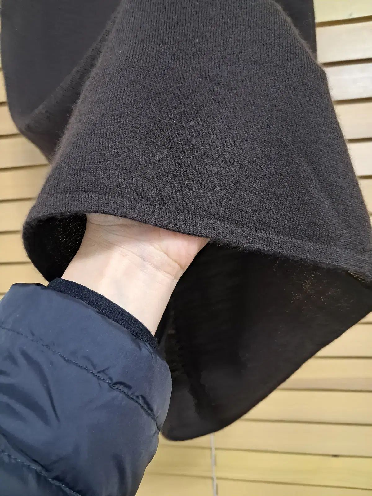 タートルネックカシミア100ニットベスト