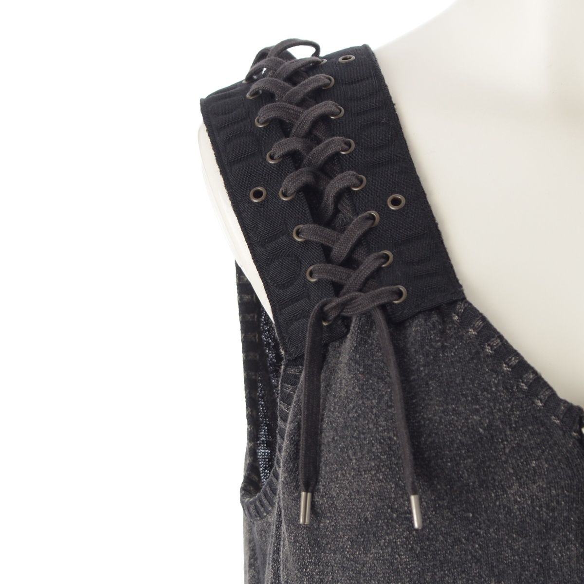 レースアップ ロゴ