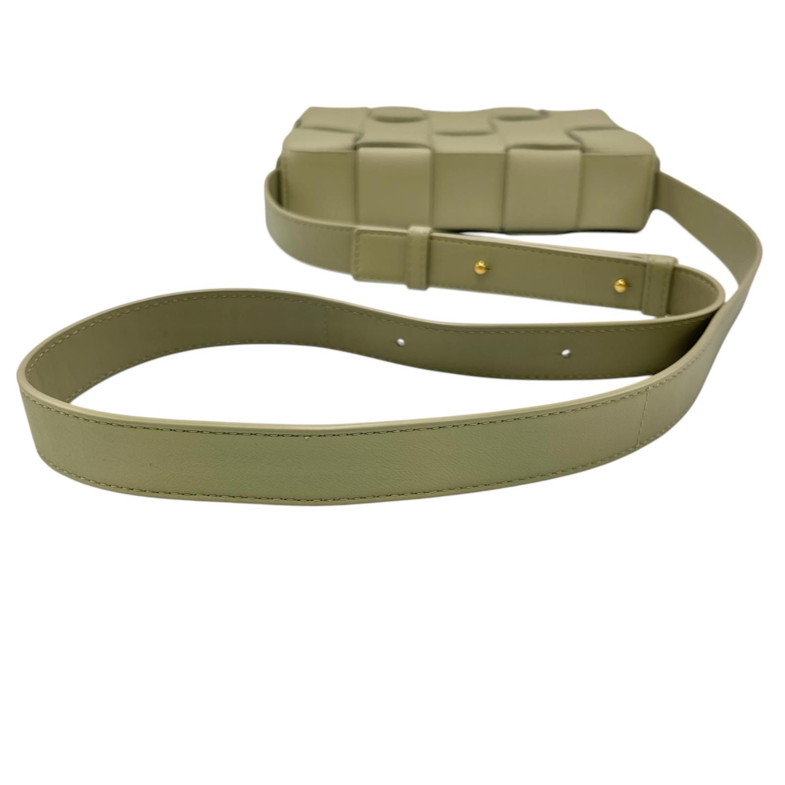 レザー グリーン系