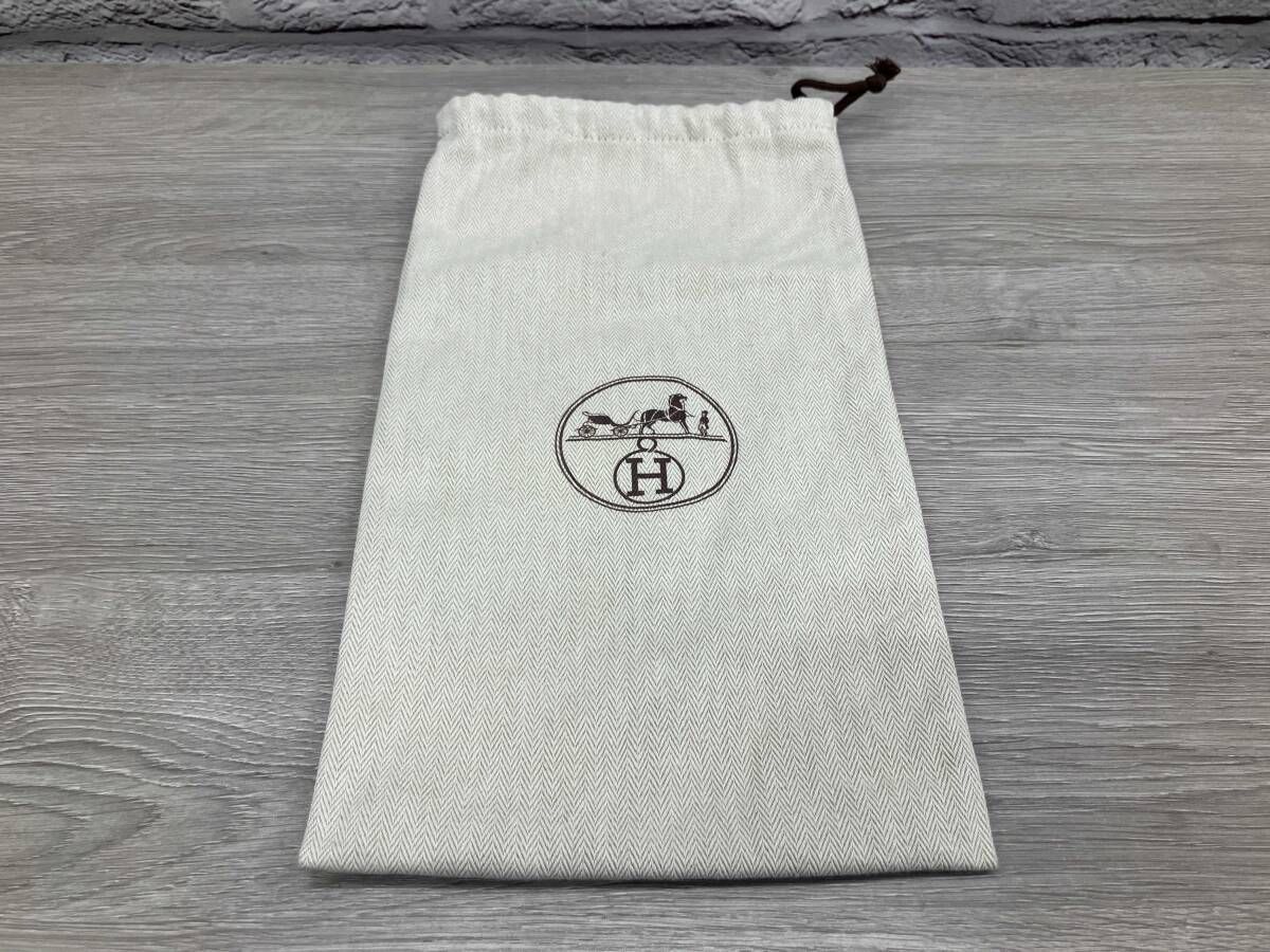 フラットシューズ