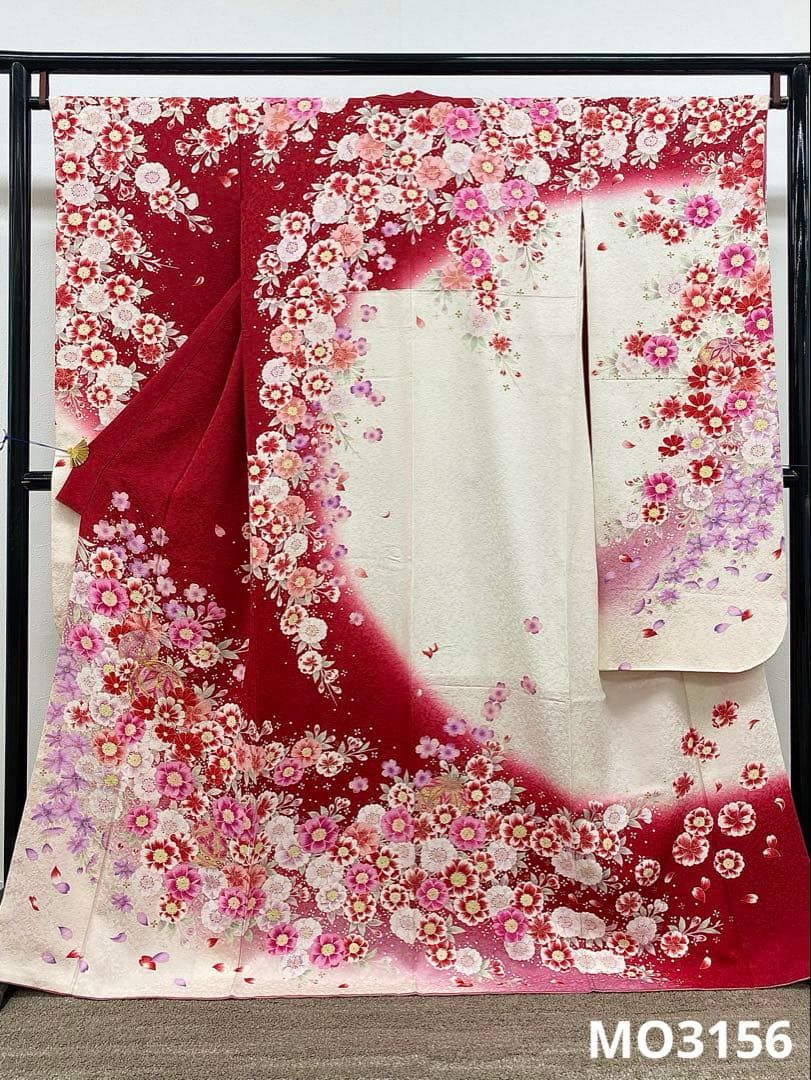 振袖 銀通しラメ刺繍 金駒 金彩 紋意匠 身丈165cm MO3156