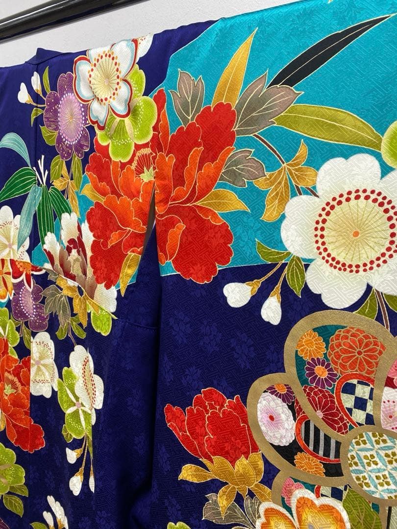 振袖 刺繍 金彩 銀彩 紋意匠 身丈169cm 撥水加工済 MO3159