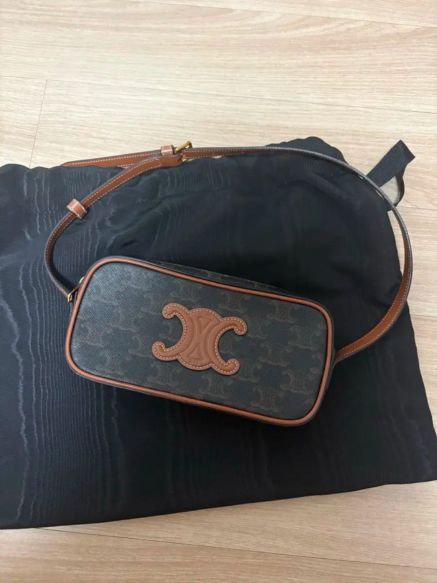 Celine セリーヌ カメラバッグ