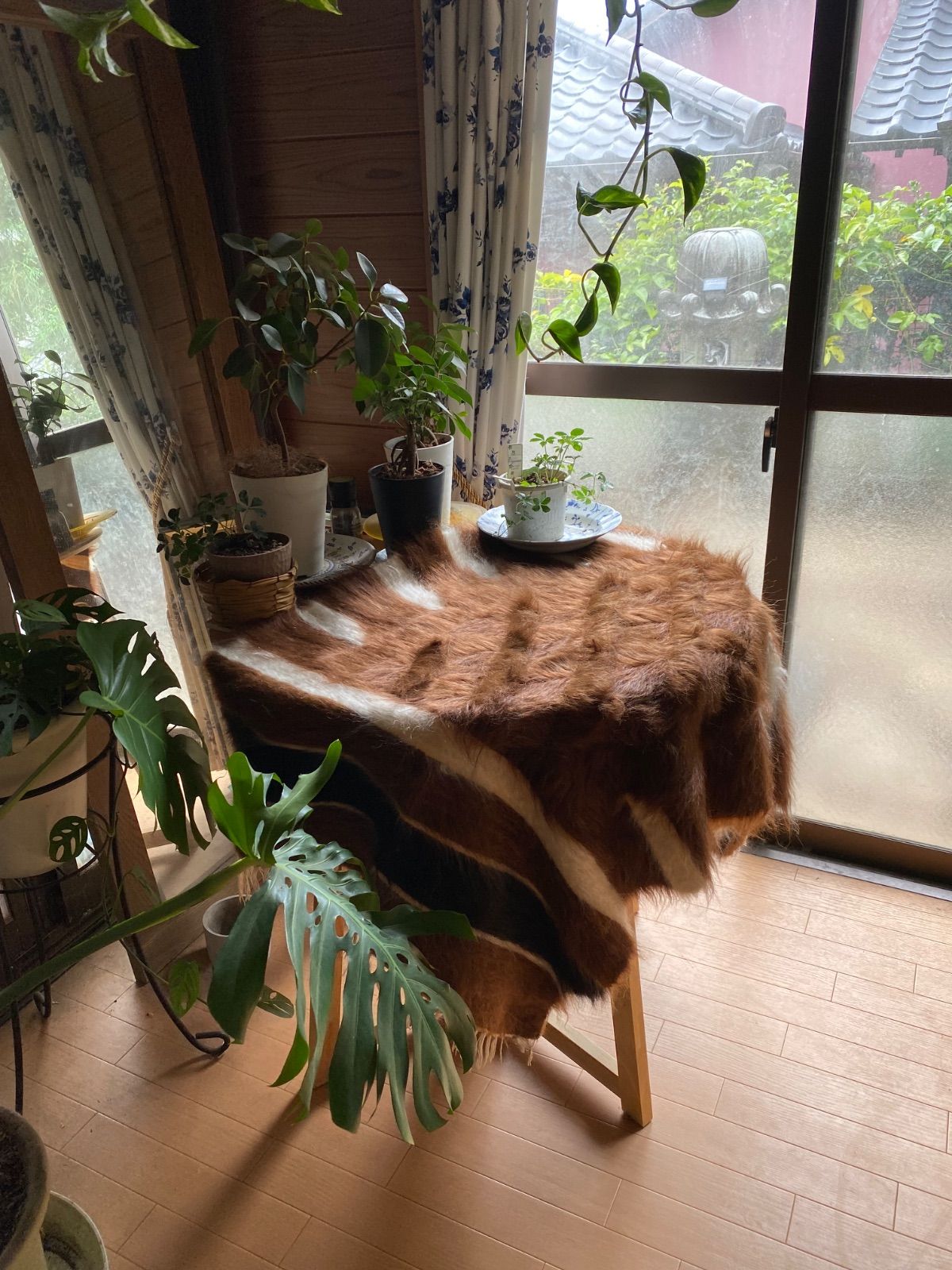 ラグにも キャンプや車にも