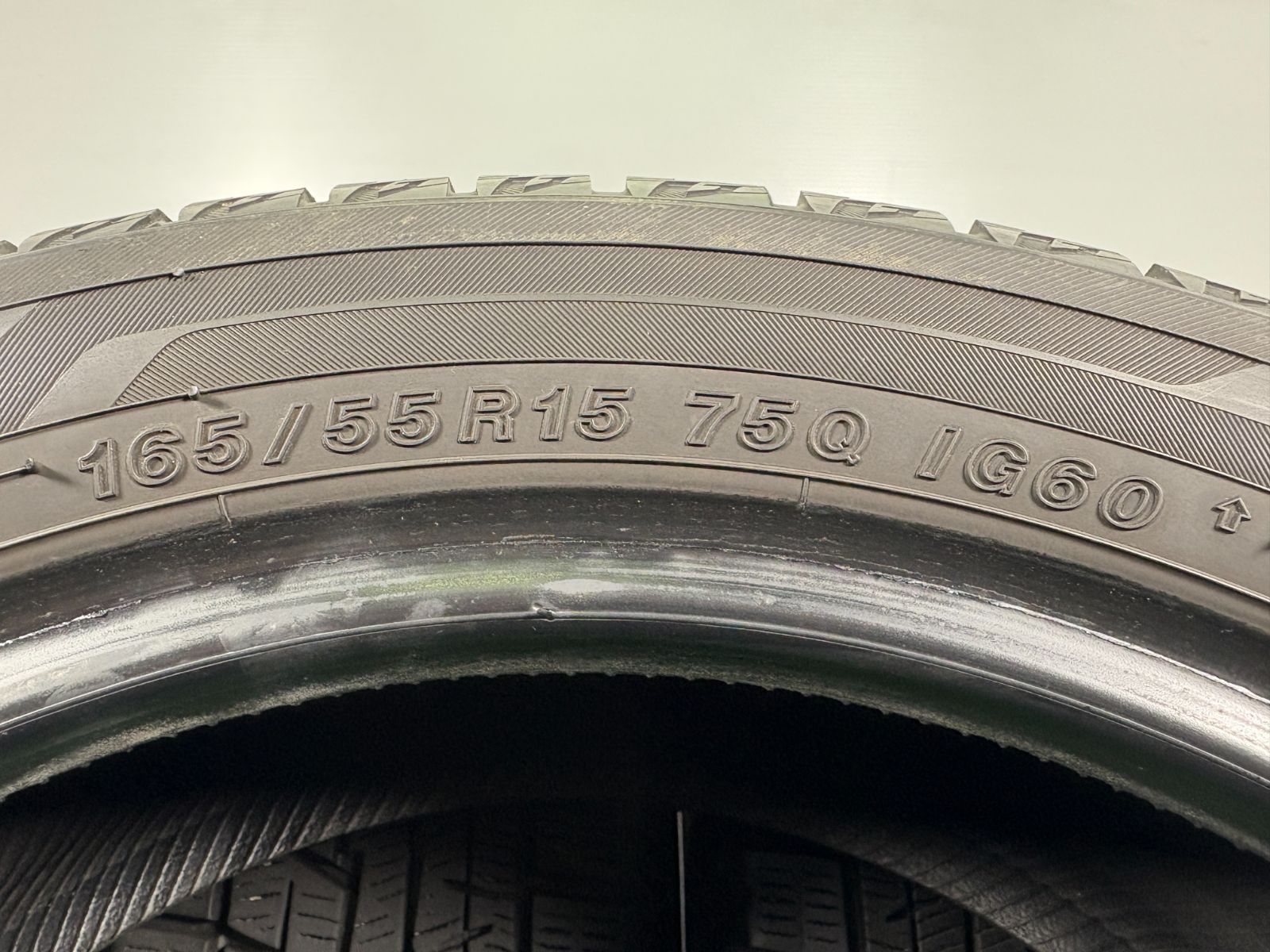 タイヤ スタッドレス