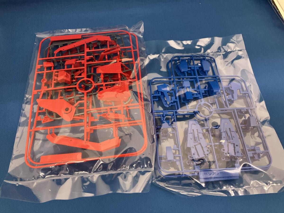 現状品 プラモデル バンダイ 1 100 ゼータガンダム Ver.2.0 HDカラー MG 「機動戦士Zガンダム」