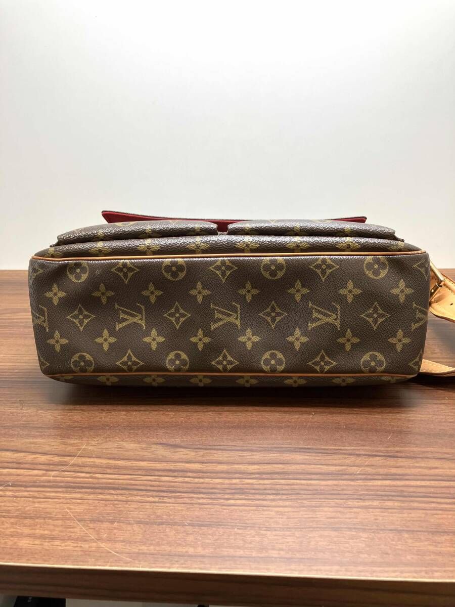 VUITTON