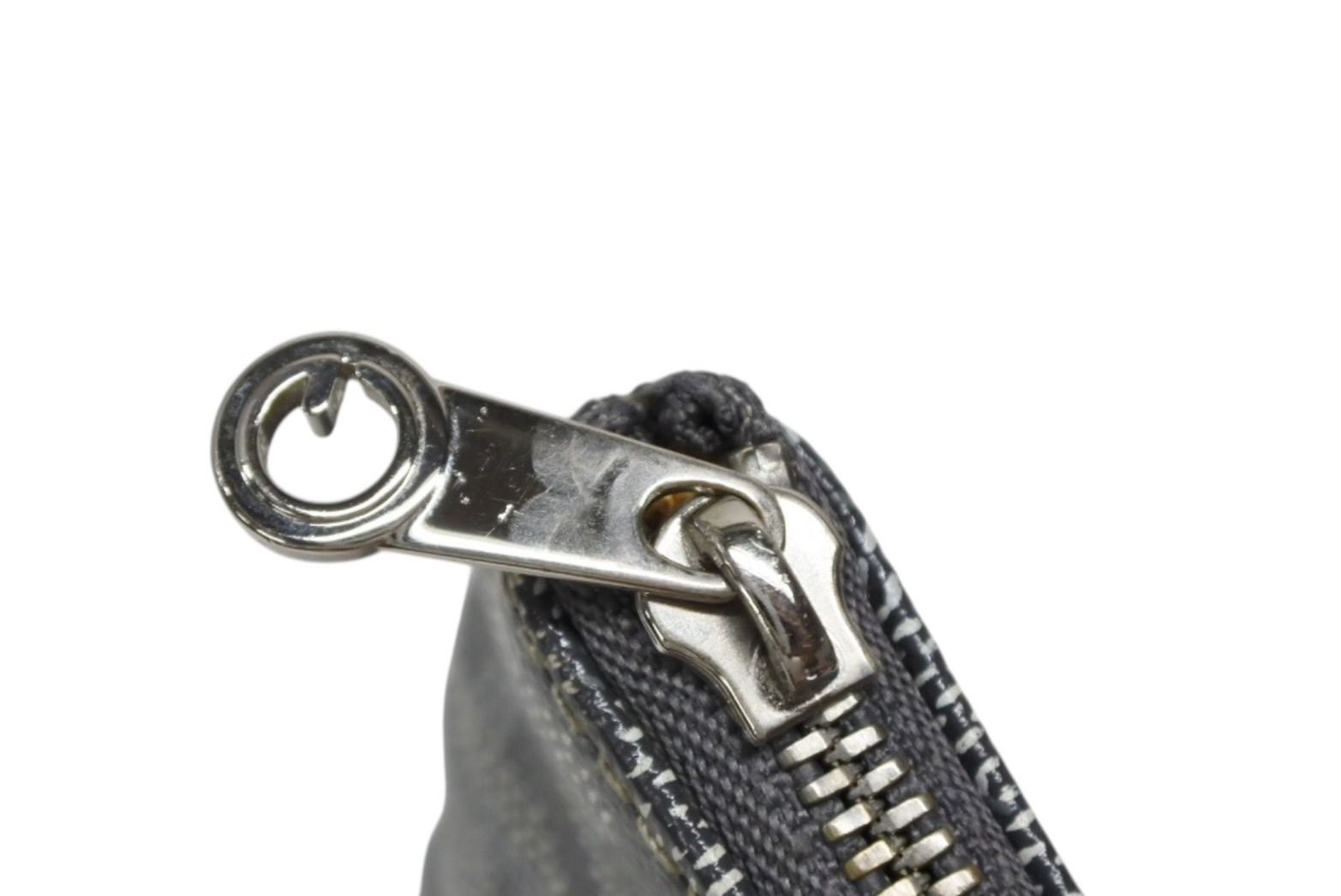 クラッチバッグ