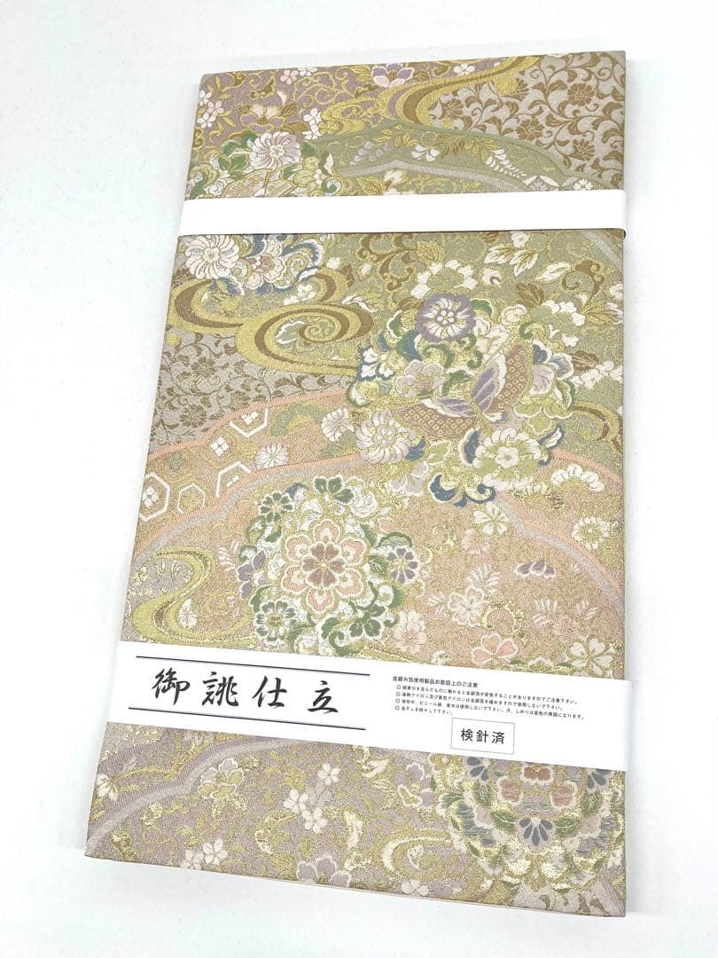 金唐革袋帯・吉兆文様・金 銀色 金唐革袋帯・吉兆文様・金 銀色