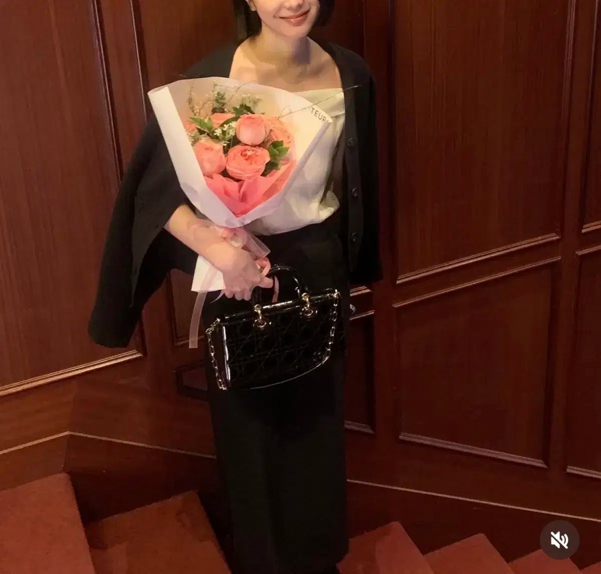 オフショルダー ブラウス