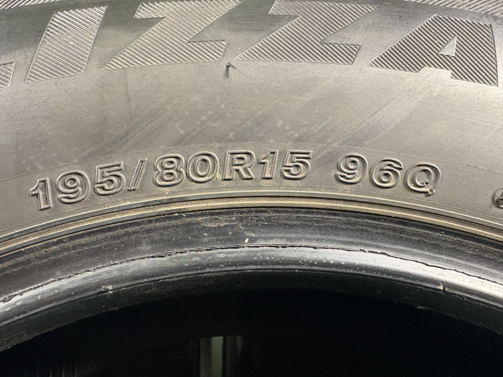  195 80 R 15 ブリヂストン DM V 2 2020年製 4本 冬 タイヤ スタッドレス TA 725 15インチ スタッドレス