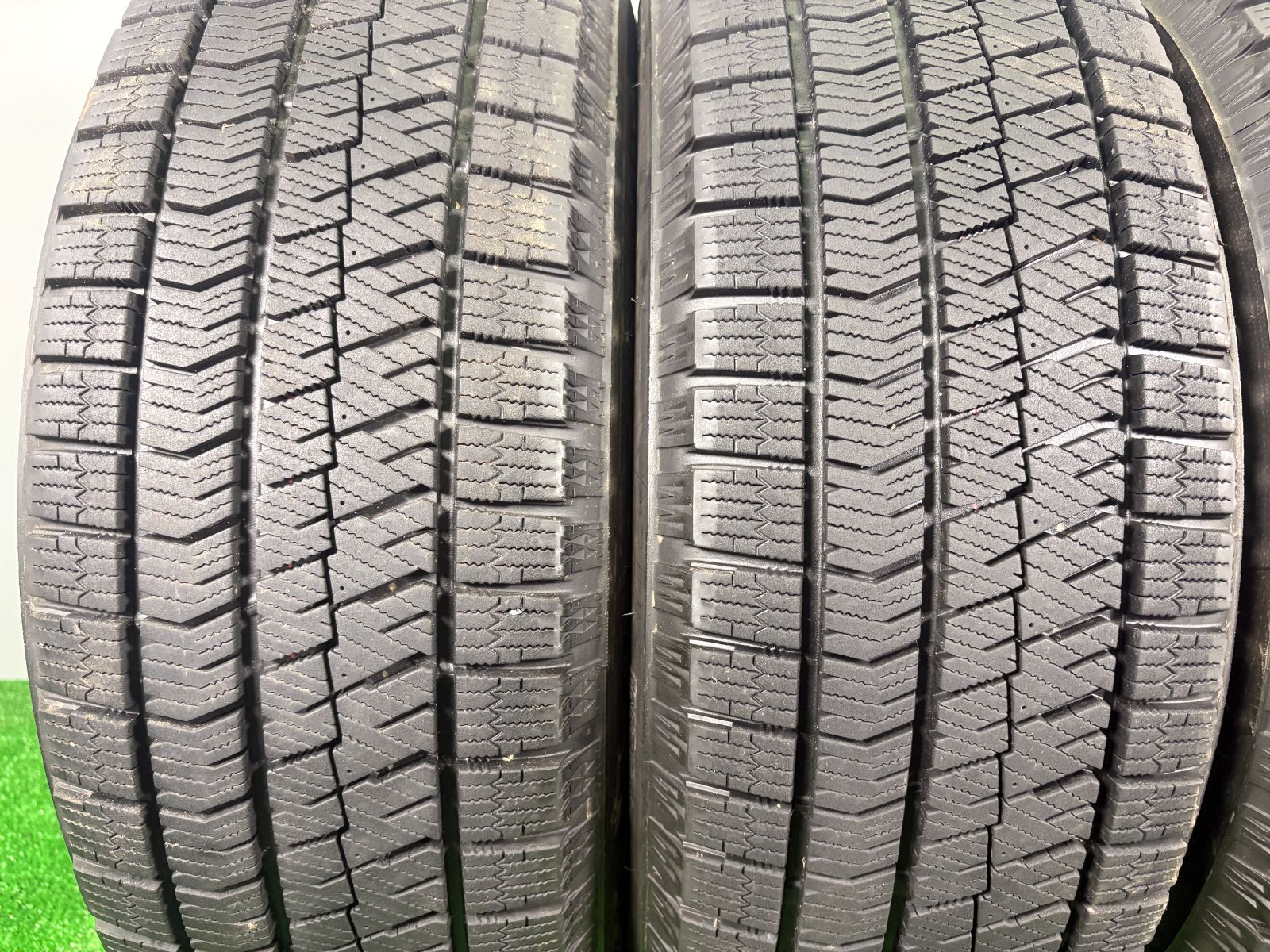 215 60 R 16 ブリヂストン VRX 2 2020年製 4本 冬 タイヤ スタッドレス TA 726