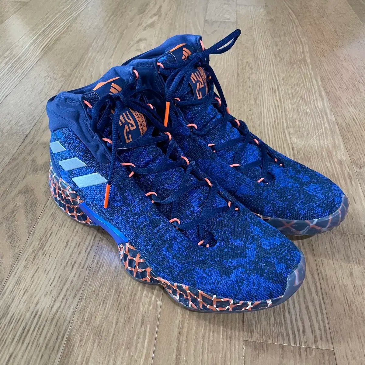 アディダス バスケシューズ 275