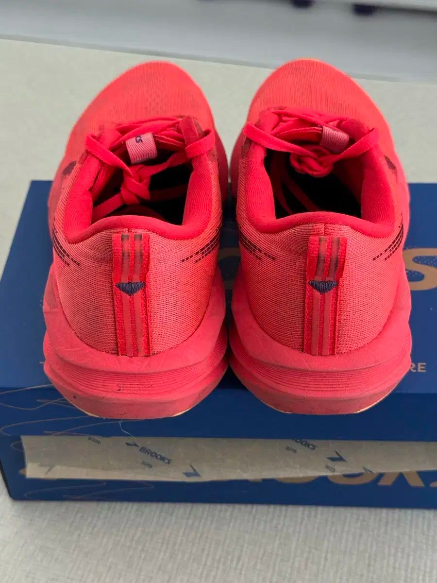 レディース アシックス