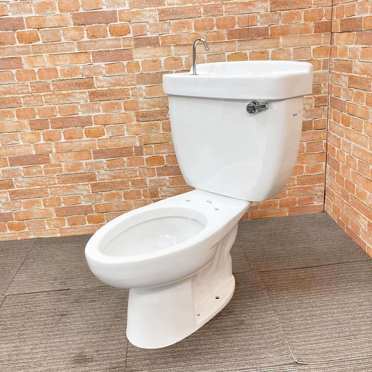 品 TOTO トイレ 洋式便器 床下排水 型番不明 と薄型タンクのセット ホワイト系 74J