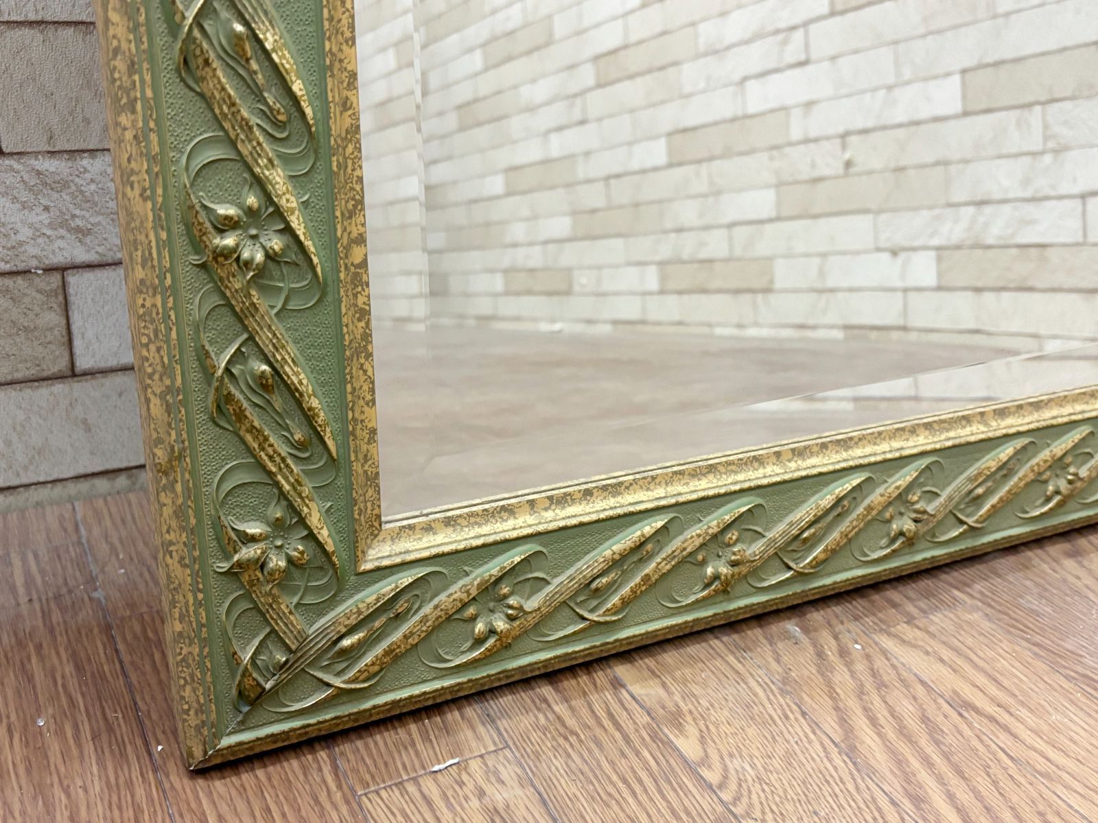 イタリア製 アンティーク調 ウォールミラー 95×74cm 壁掛け 大型ミラー