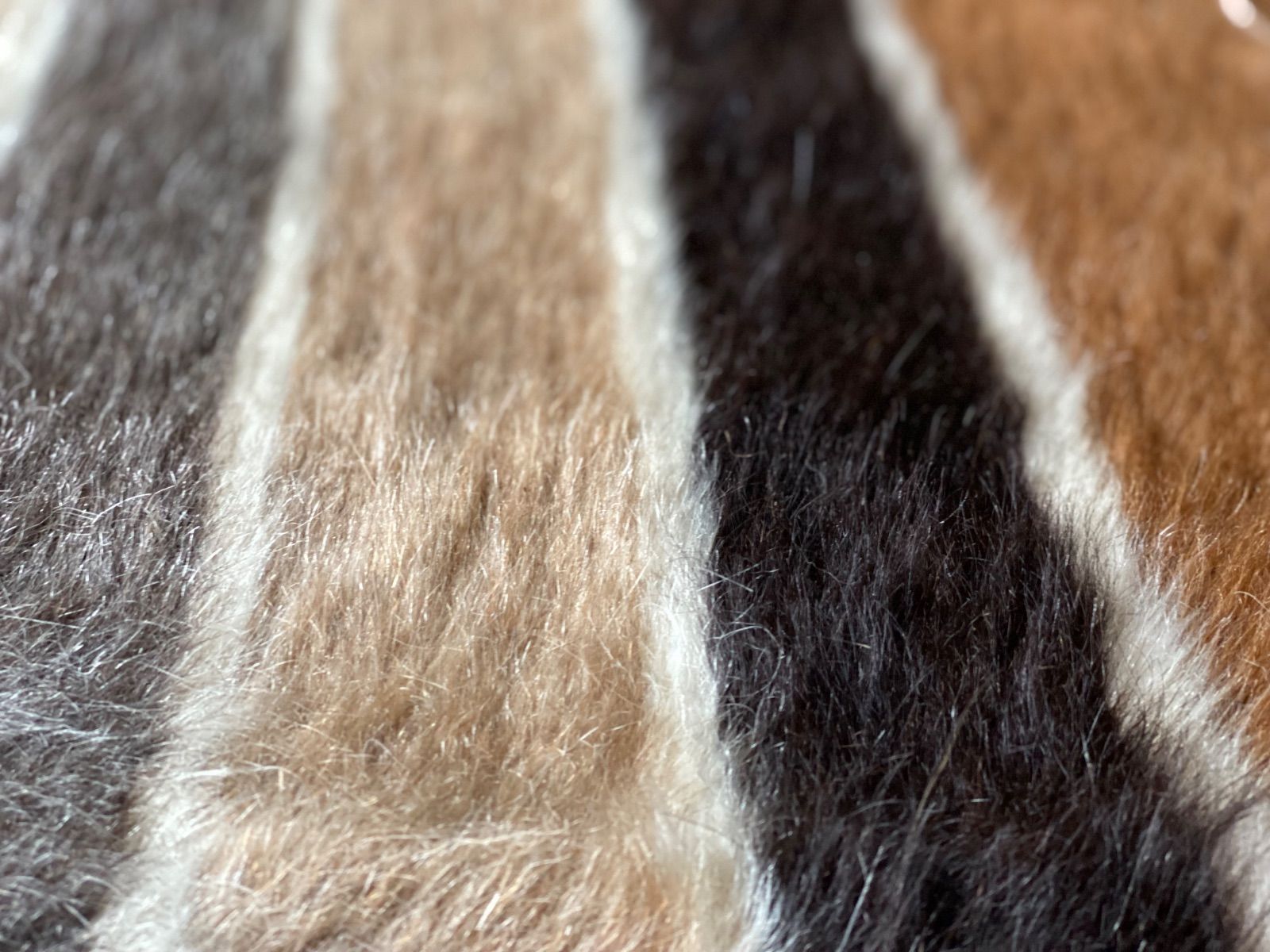 古い時代のアンゴラヤギモヘアで丁寧に織り機で織られた最 毛布