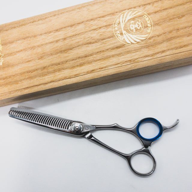 ナルトシザーズ ナルトシザーNARUTO SCISSORS 二梳きDBクォーターセニングS31 メガネ シザー セニング 美容ハサミ すきばさみ 美容師 理容師 約20~25 右利き 5.8インチ sc1290