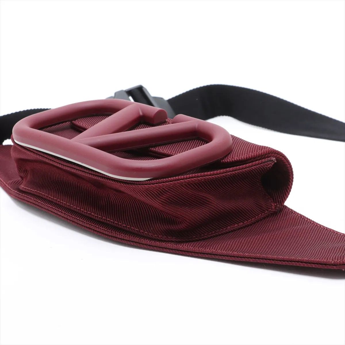 ボディバッグ 斜め掛け