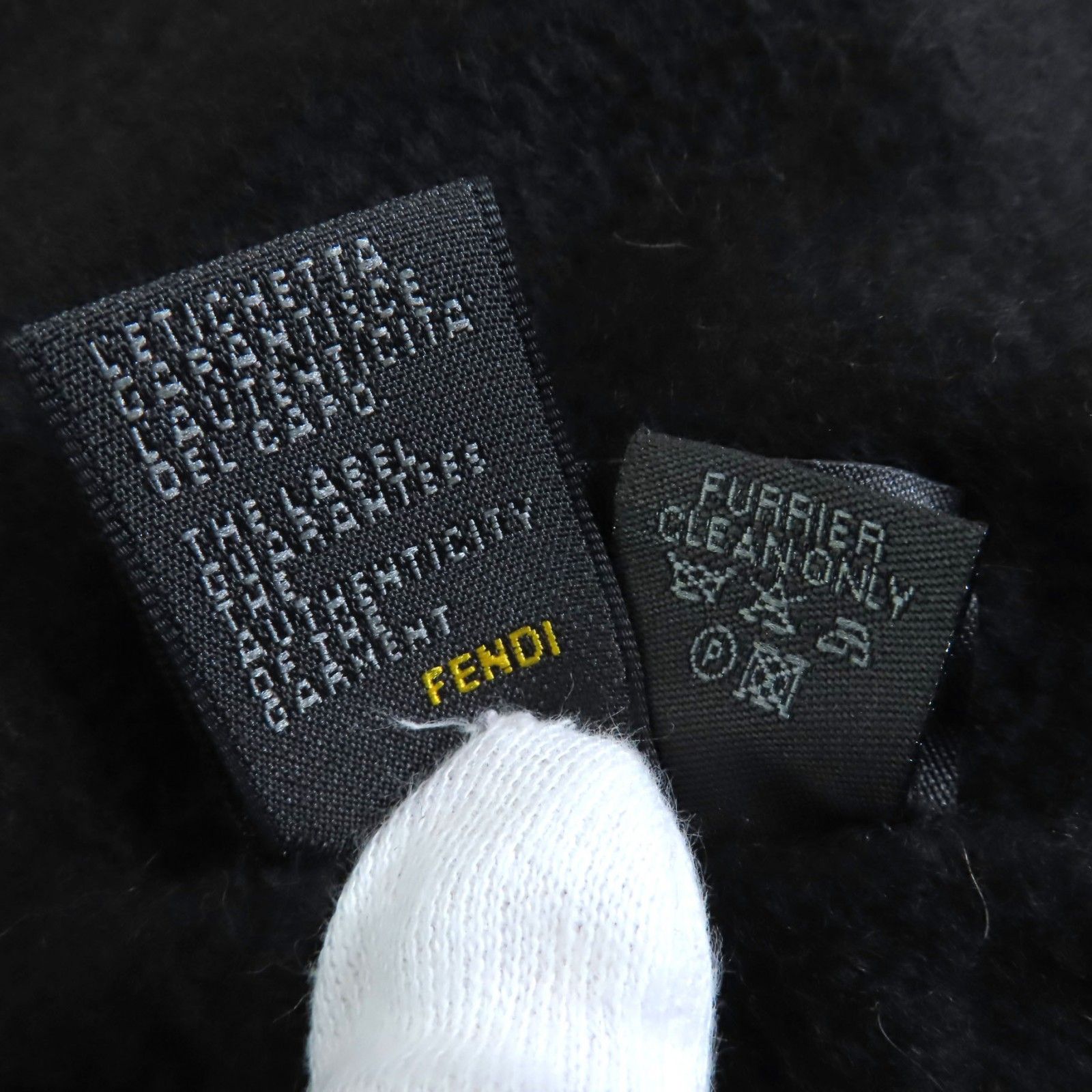 FENDI フェンディ