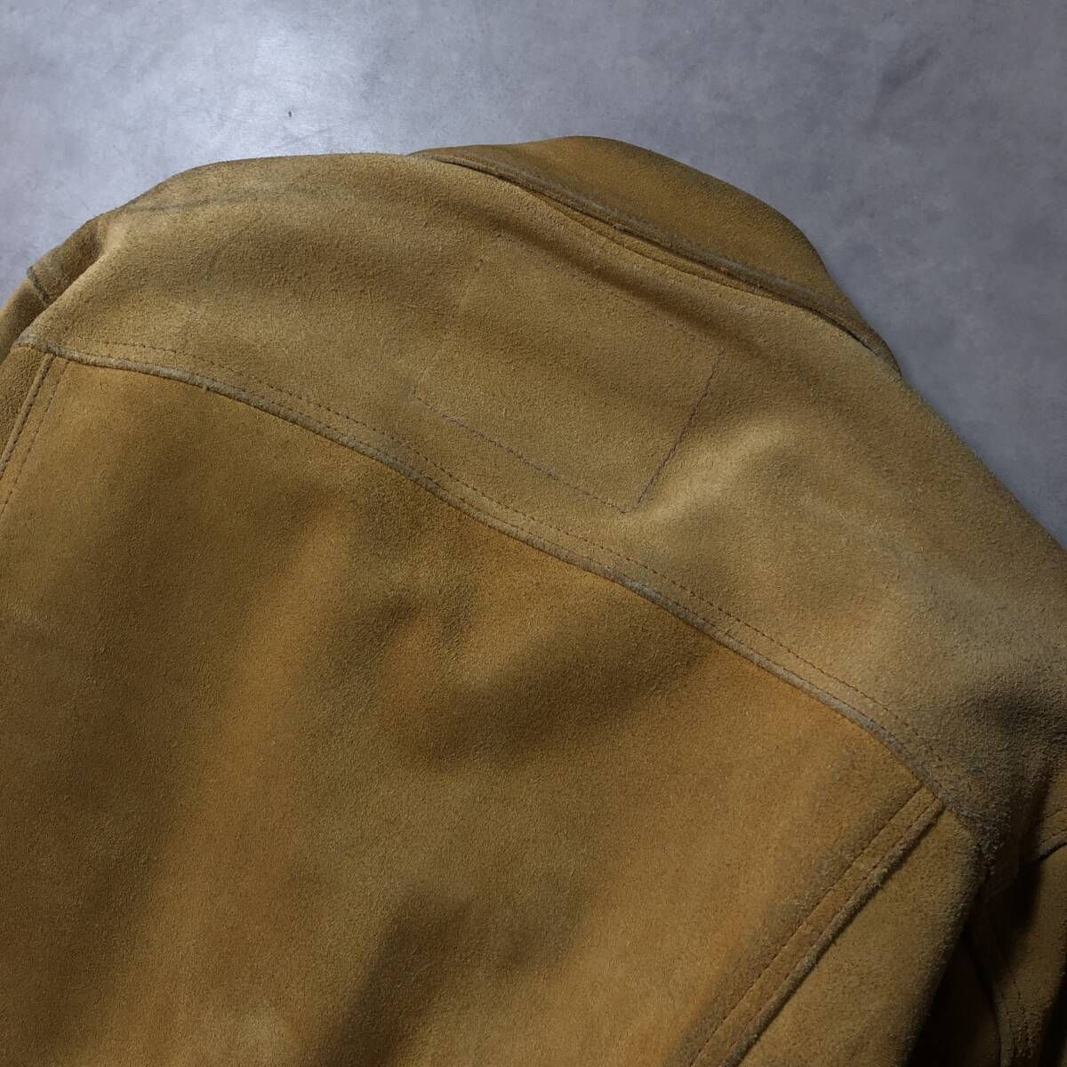 キャメルブラウン