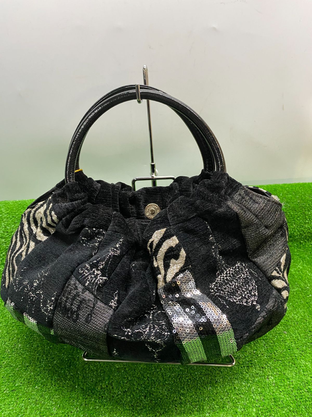 Think Bee! シンクビー ソルティードッグ ハンドバッグ スパンコール ゼブラ ブラック系 u251105_50