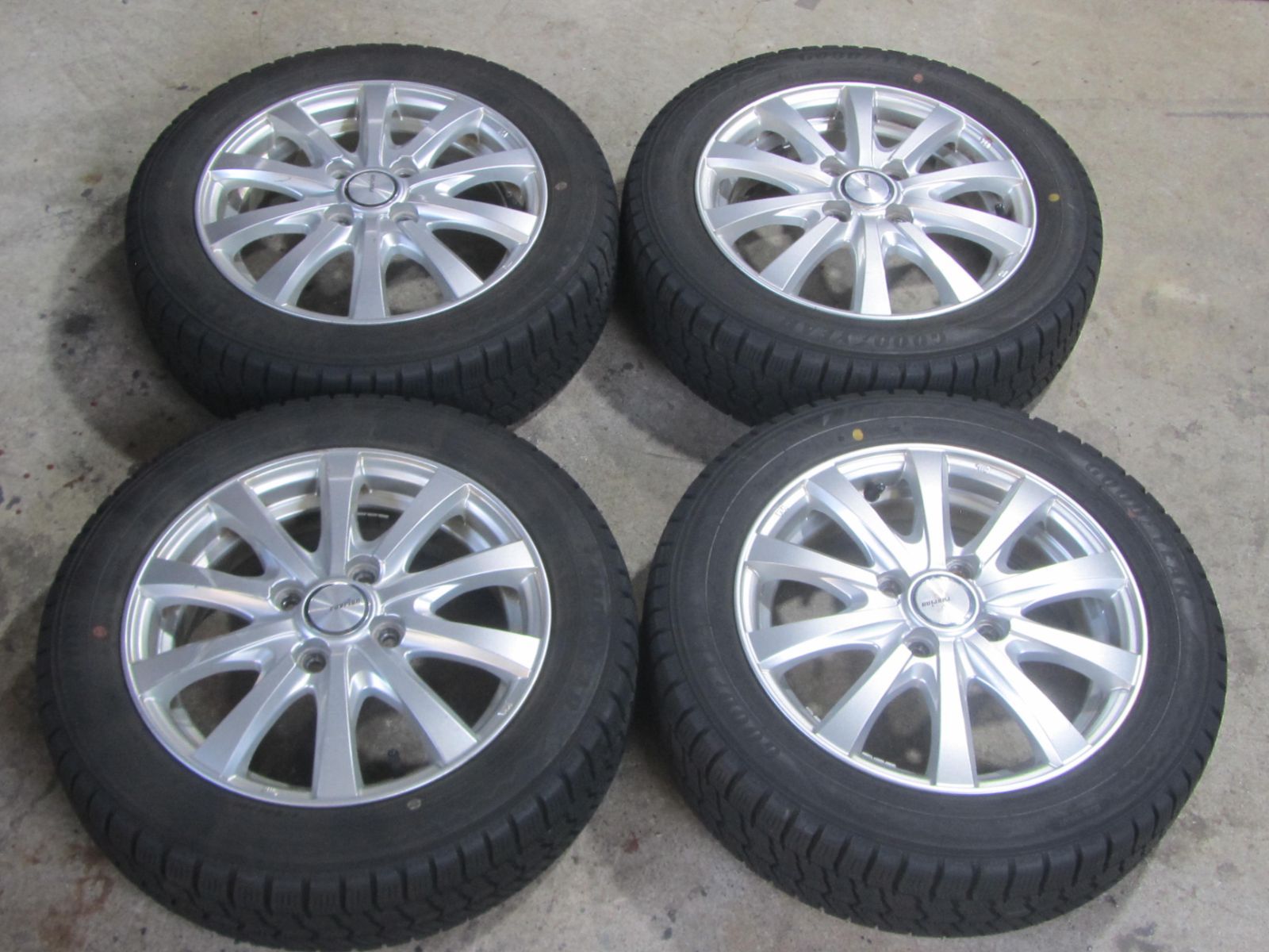 人気サイズ】155/65R14 スタッドレス グッドイヤー アイスナビ