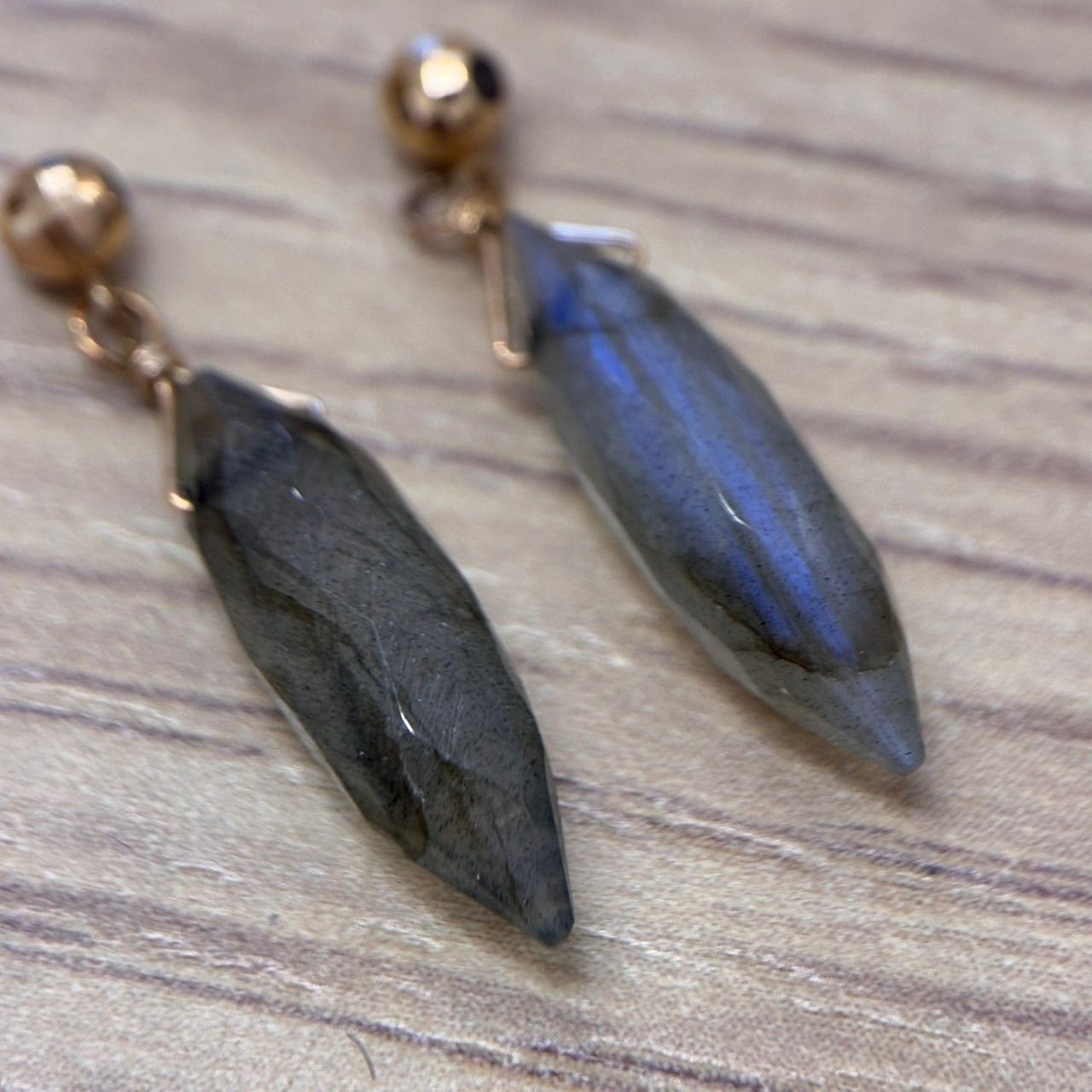 Y1107]アガット agete ピアスチャーム ラブラドライト - メルカリ