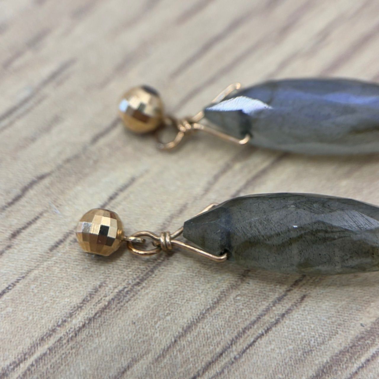 Y1107]アガット agete ピアスチャーム ラブラドライト - メルカリ