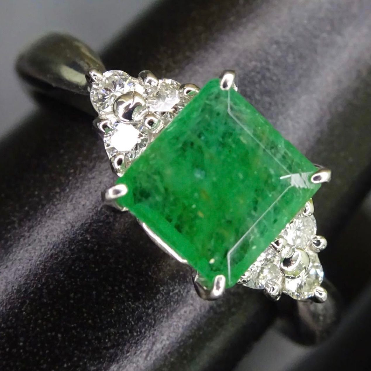 pt900 天然エメラルド0.87ct