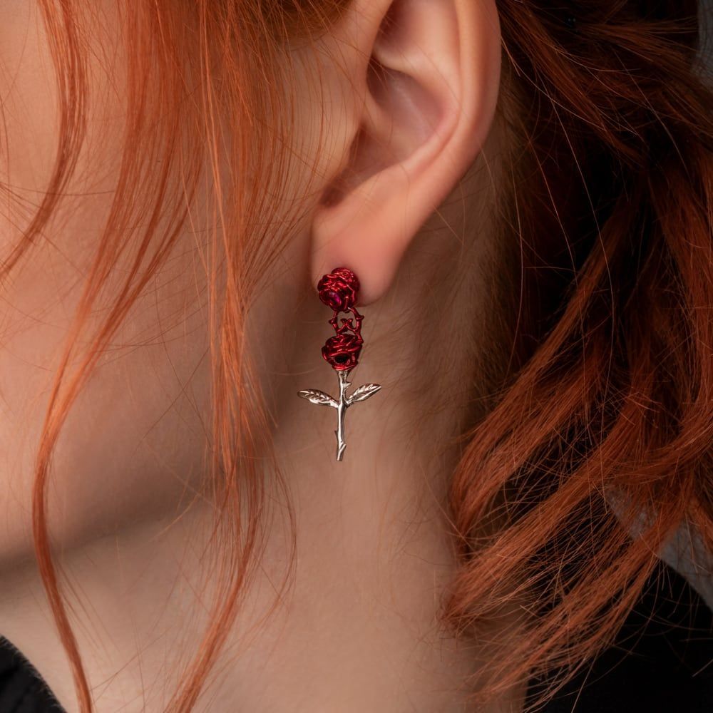 レッドローズピアス アルテミスキングス