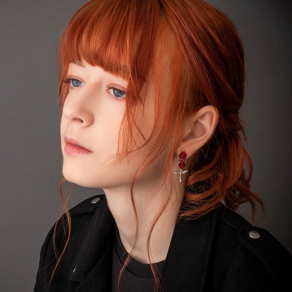 直営 レッドローズピアス