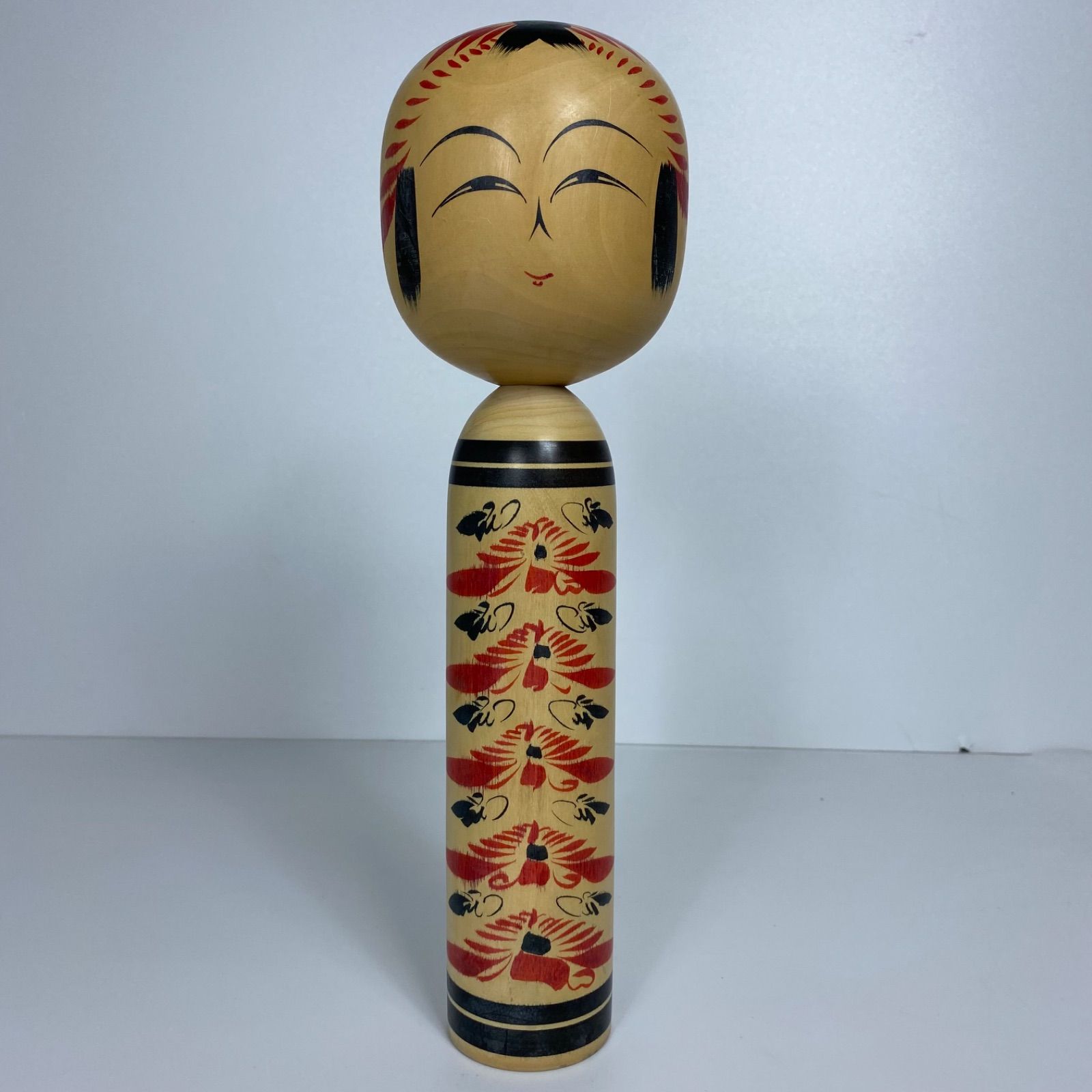 遠刈田系 佐藤貞廣作 伝統こけし 木製工芸品 微笑み美人 民芸人形 約