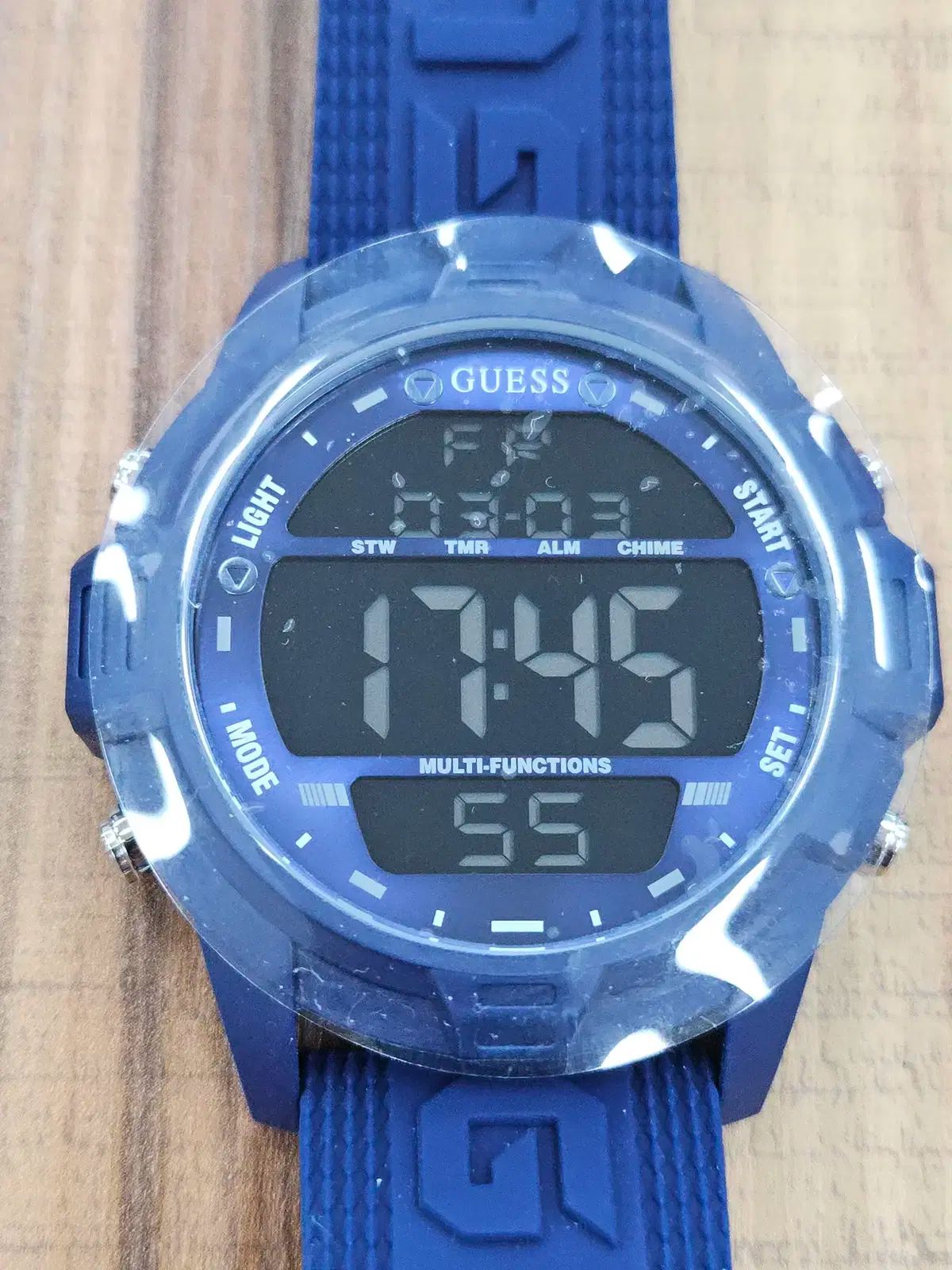 GUESS スポーツ リスト時計