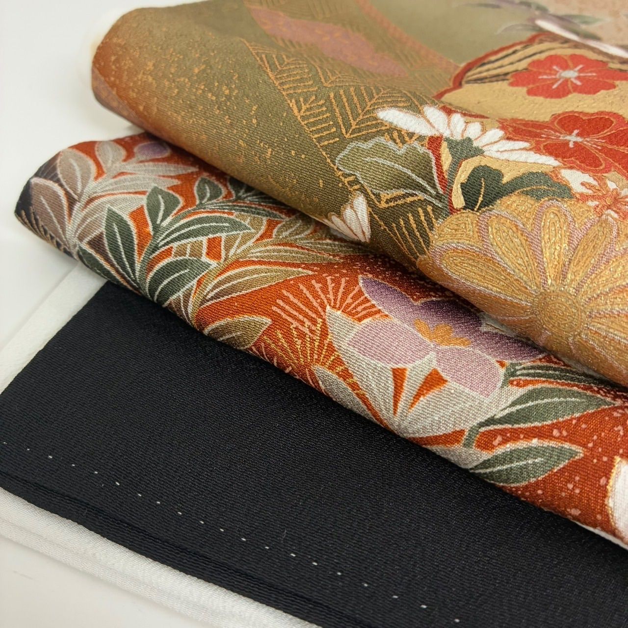 黒留袖 作家物 豪華金彩 友禅 雪輪 花唐草 流水 五つ紋 比翼 正絹 着物