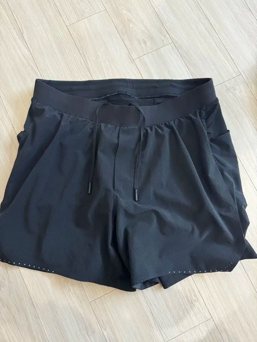 ルルレモン pt.1 The Past Ver. AND Free! LINE ランニング ショーツ 5インチ