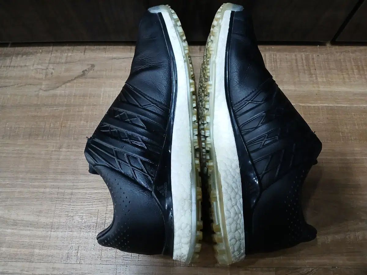 ゴルフシューズ