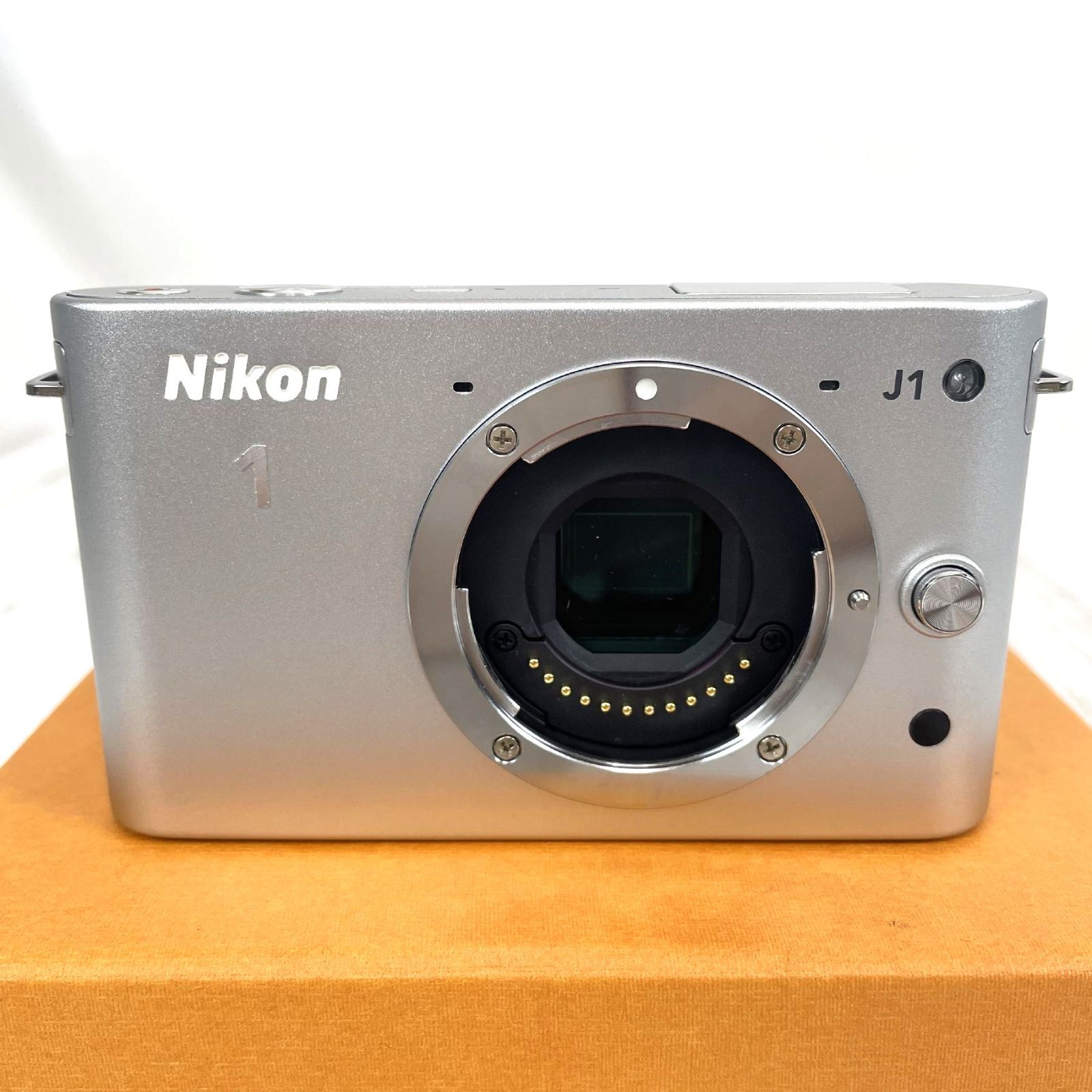 シルバー ミラーレス一眼カメラ