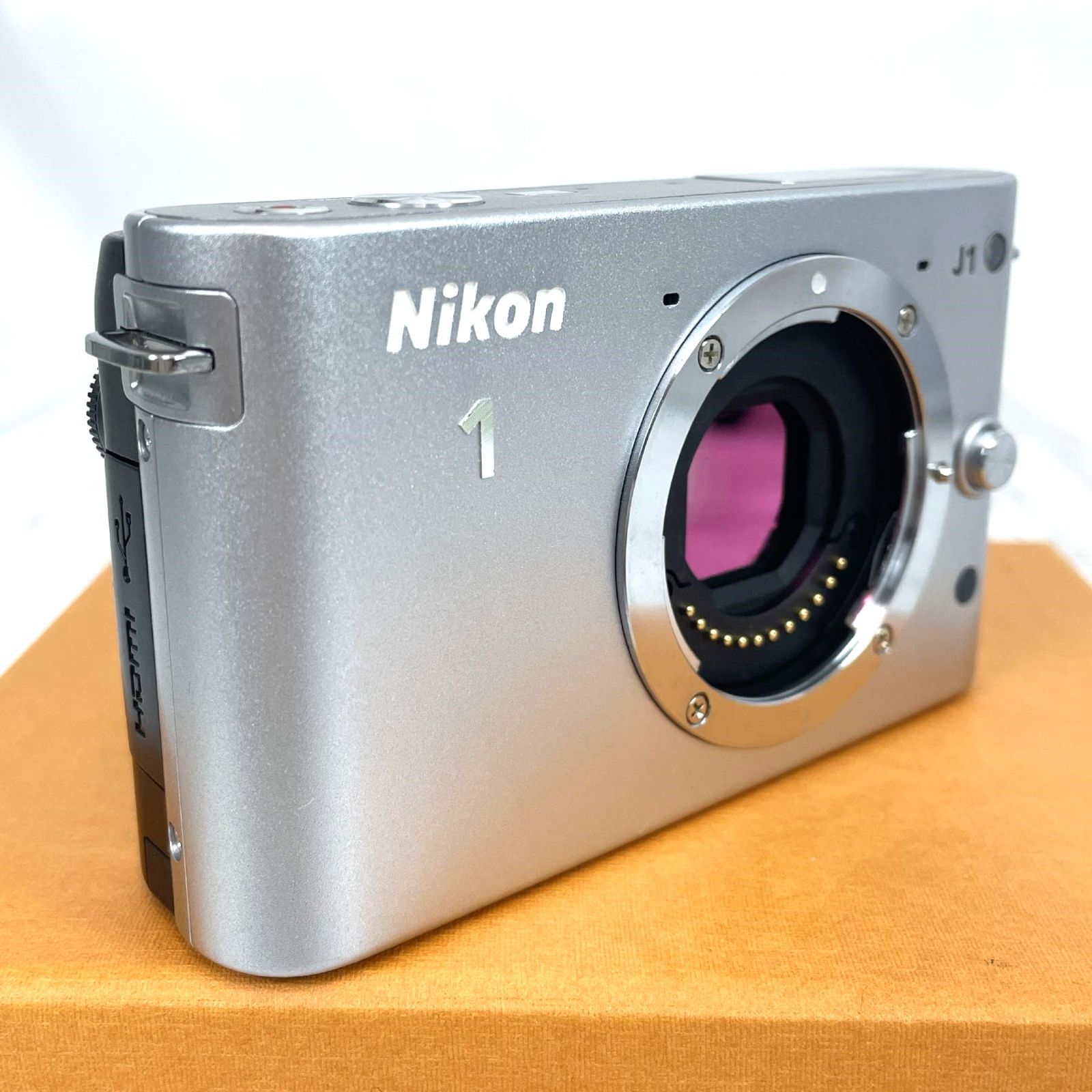  Nikon ニコン 1 J シルバー ミラーレス一眼カメラ e 103 04 ミラーレス一眼 デジタルカメラ