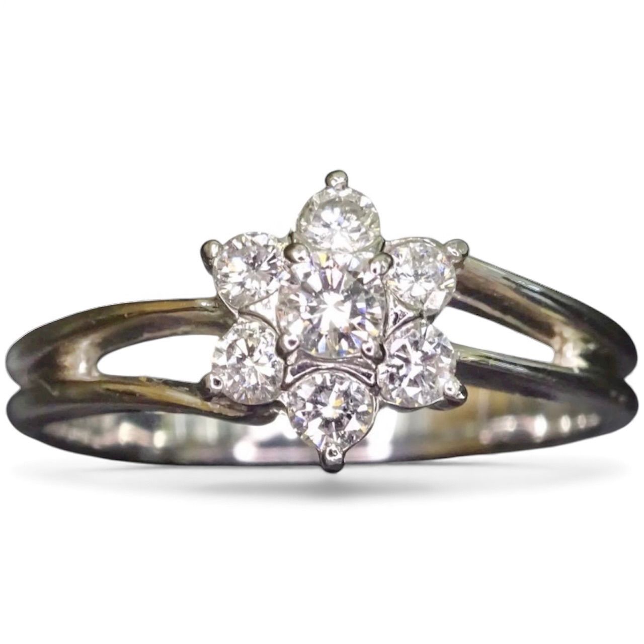 プラチナ pt900 天然ダイヤモンド0.29ct フラワーデザイン リング 指輪 約9号 総重量約3.12g ジュエリー 宝石 貴金属 ジュエリーショッププライス Shops