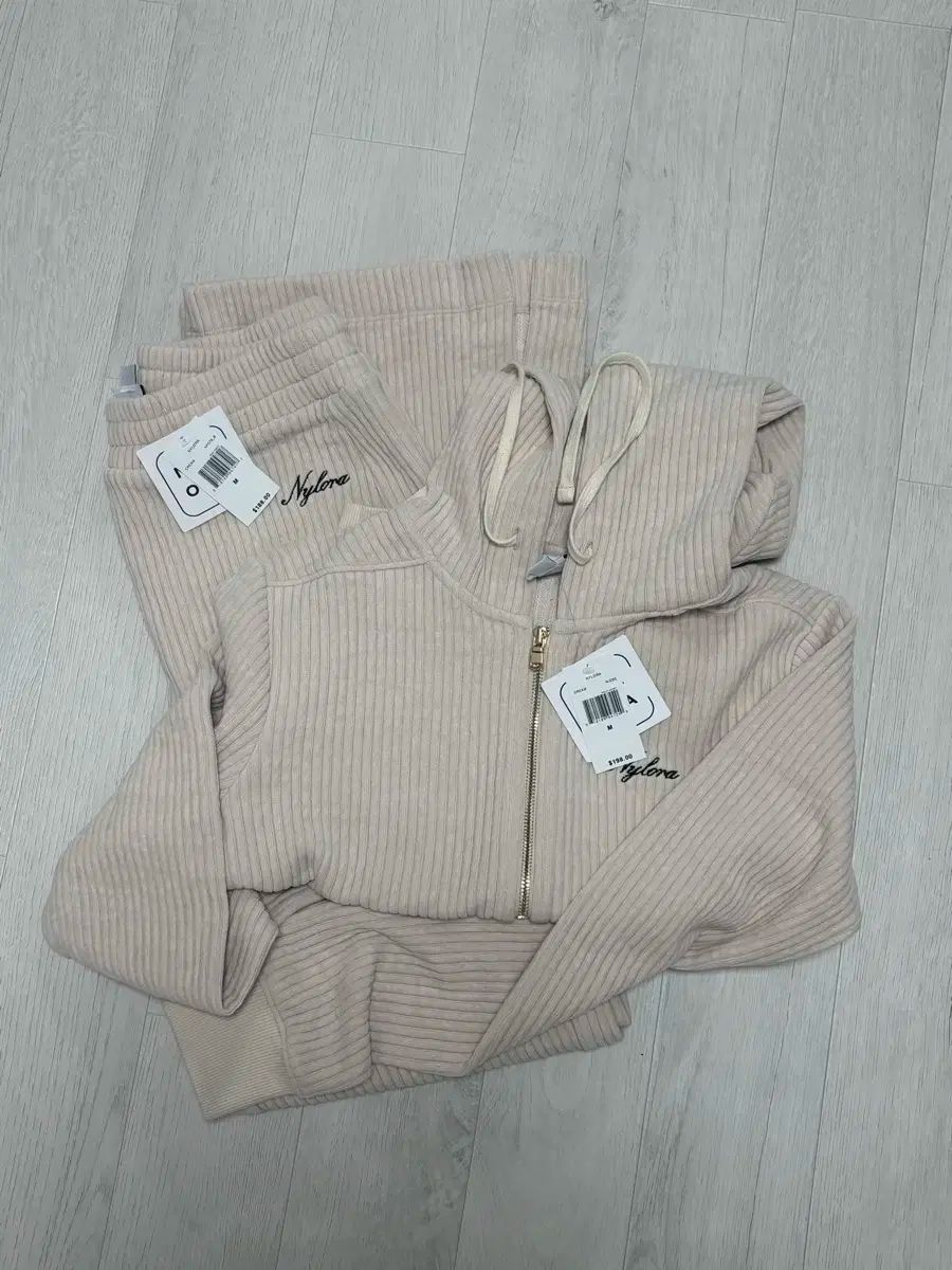 Mサイズ ナイロラ コーデュロイ フードジップアップ パンツ セットアップ