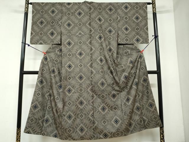 平和屋着物 本場大島紬 龍郷絣 アンサンブル 花菱文 正絹 DAAY5448ud