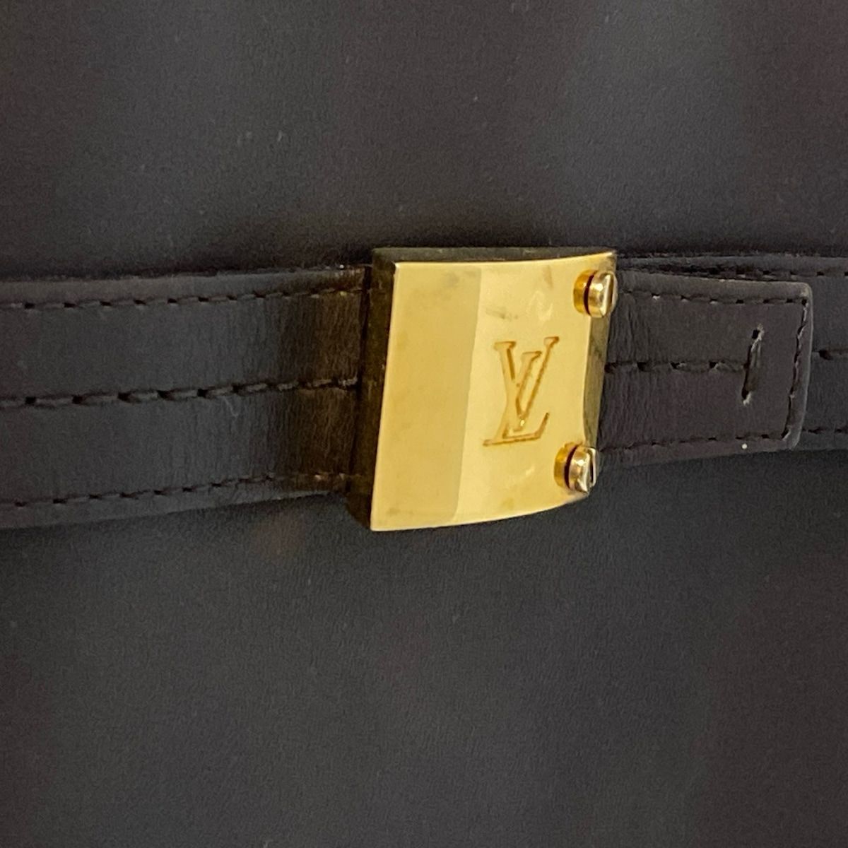 - ダークブラウン