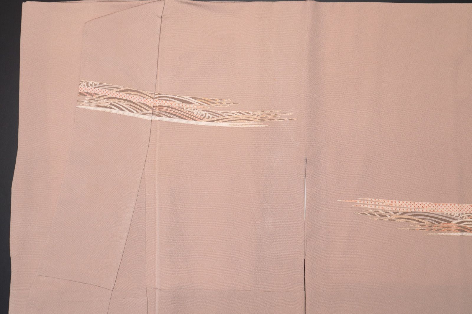 京友禅枯野色地霞に波染疋田