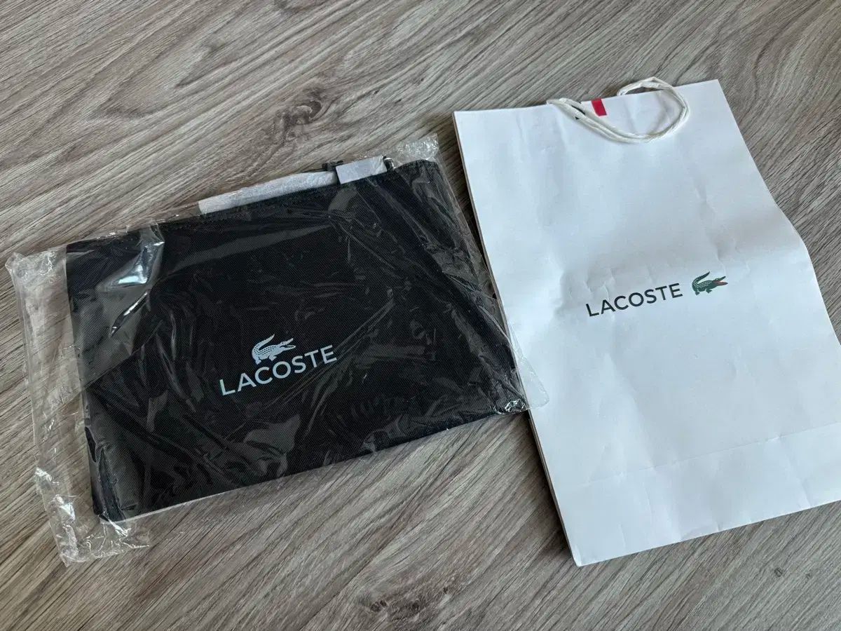 ラコステ クラッチバッグ ブラック お買い物バッグ