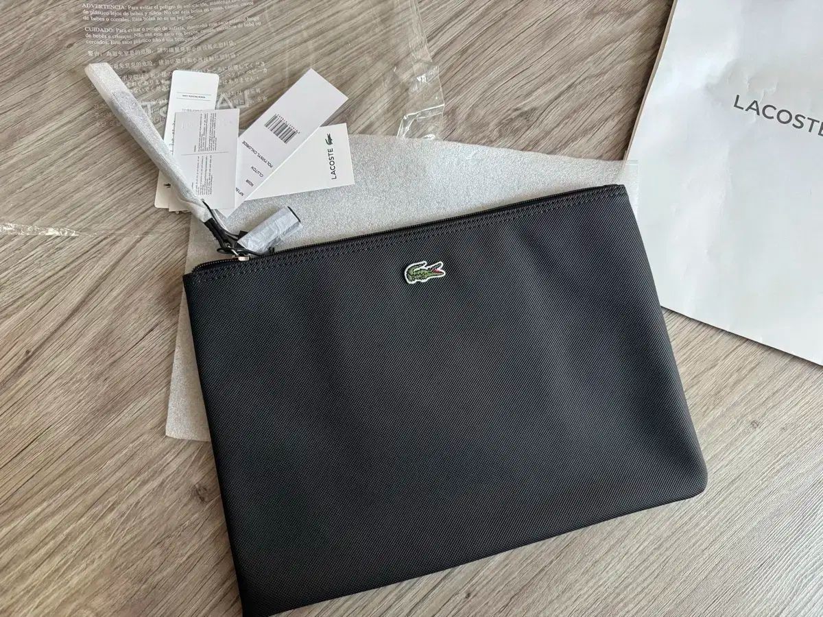 ラコステ クラッチバッグ ブラック お買い物バッグ