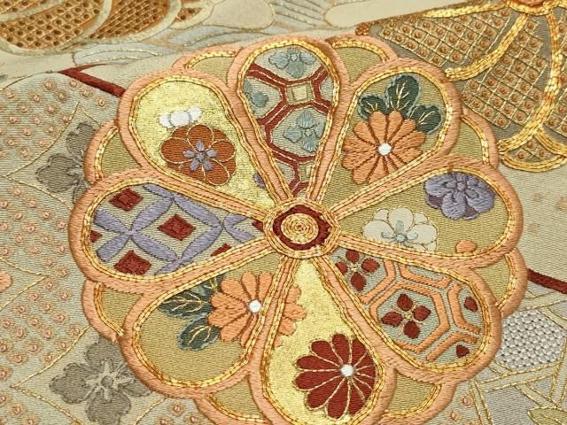 総刺繍 吉祥草花文