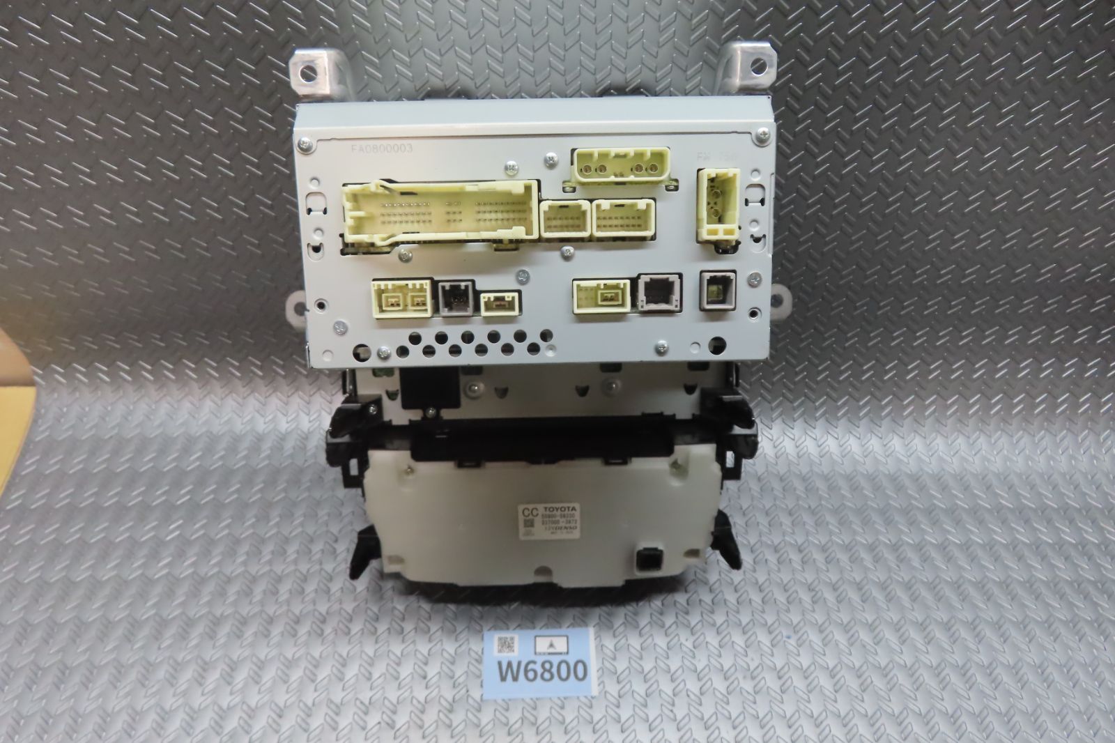 完動品保証付 W6800 トヨタ純正 ヴェルファイア 20系 アルファード20系 後期 マルチモニター ナビ 86100-58105 ANH20W GGH20W 本体のみ